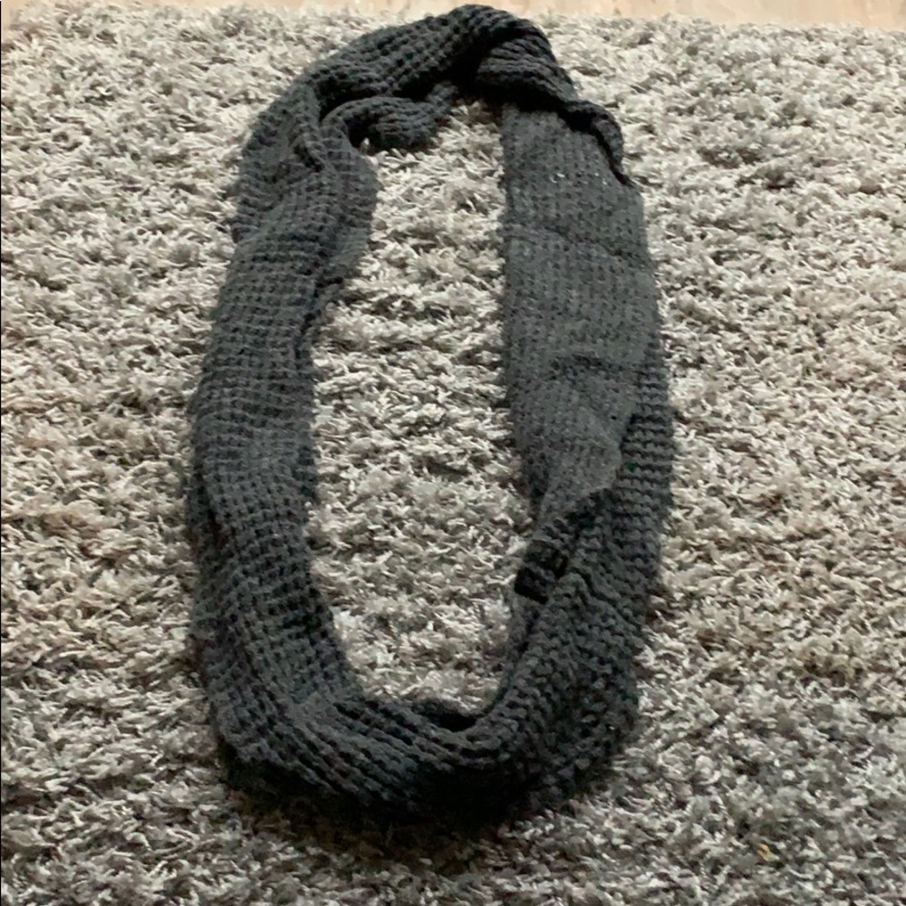 Circle scarf